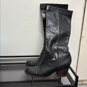 Beautiful black leather Frye boots!